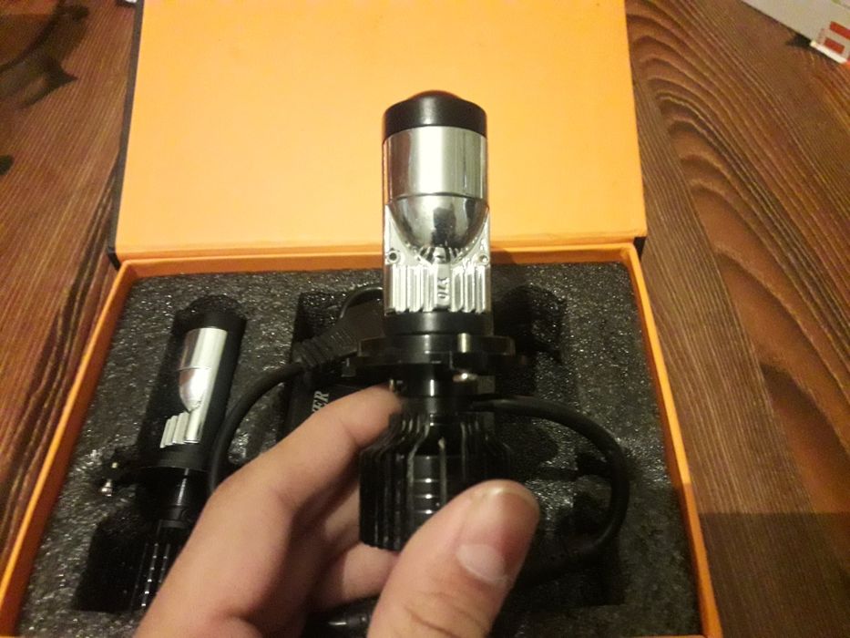 Avtomabil fara y10 led