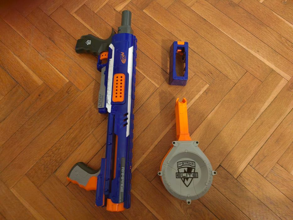 Нърф с барабан с обем 25+ патрона