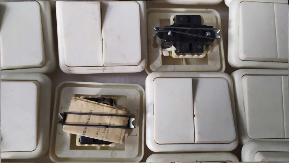 Ключ за осветление, розетка TV, розетка за стационарен телефон