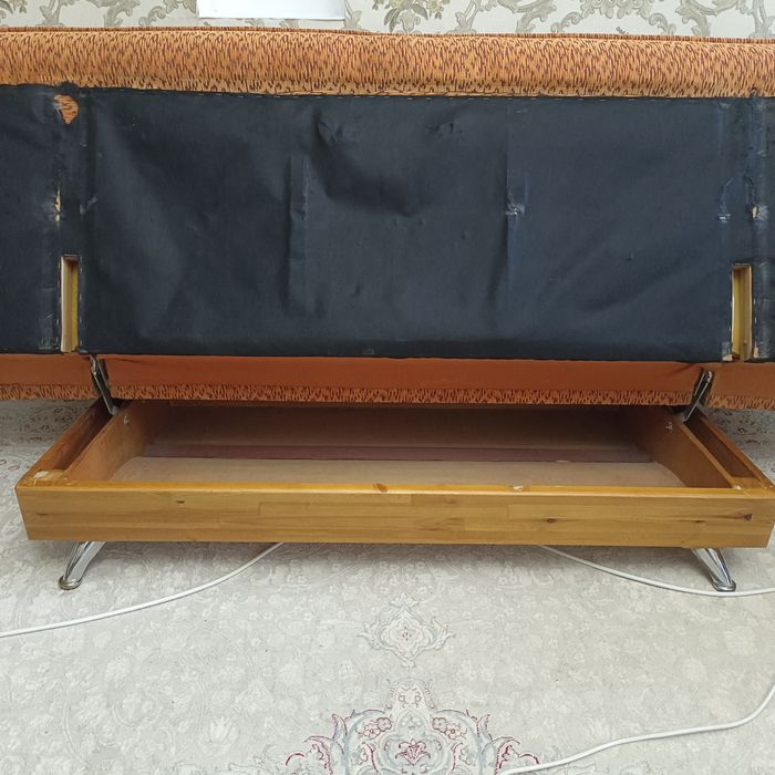 Диван и два кресла