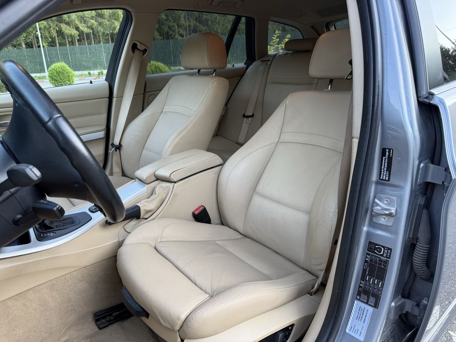 BMW E91 320d  Automat / Dakota Beige / Harman Kardon-Logic 7  / Comfort Access  / BiXenon