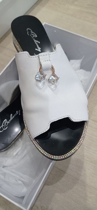 Шлепки кожаные , новые ,Турция.