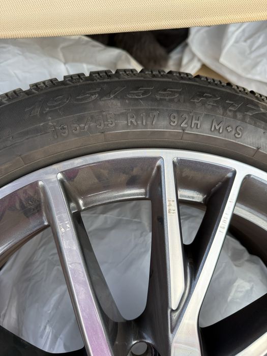 4 джанти с 4 зимни гуми BMW 195/55/17 Pirelli