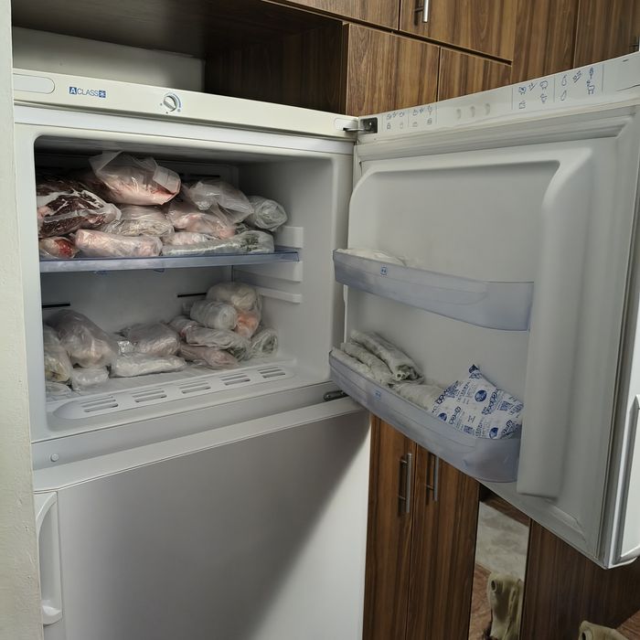 Frigider Indesit Total No Frost – Model XL