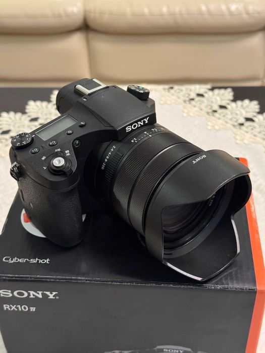 Vând Sony Cyber-shot DSC-RX10 IV Aparat Foto Compact 20.1MP