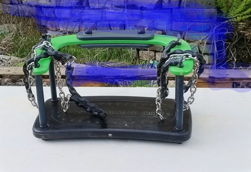 Продаеться сиденье для качелей резиновое со спинкой.