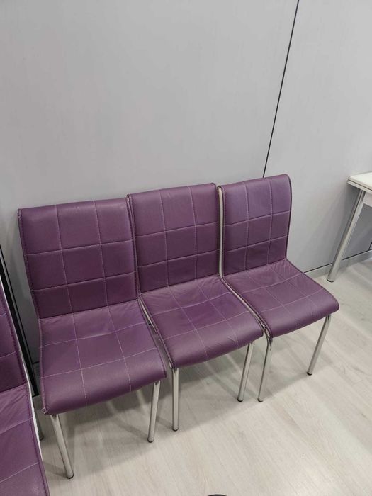 Продам кухонный стол со стулями