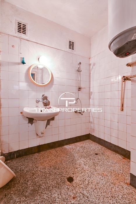 Дава се под наем Тристаен апартамент в София, Лозенец - 80 кв.м за 650 € - Снимка #8