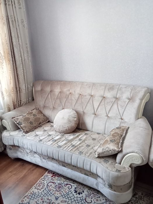 Диван и два кресла