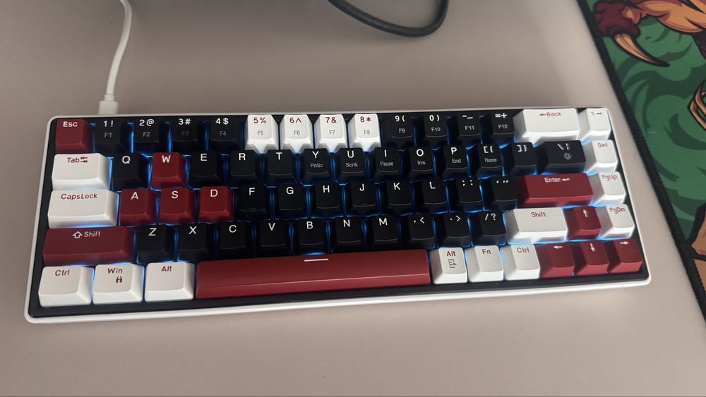 Игровая клавиатура и мышь