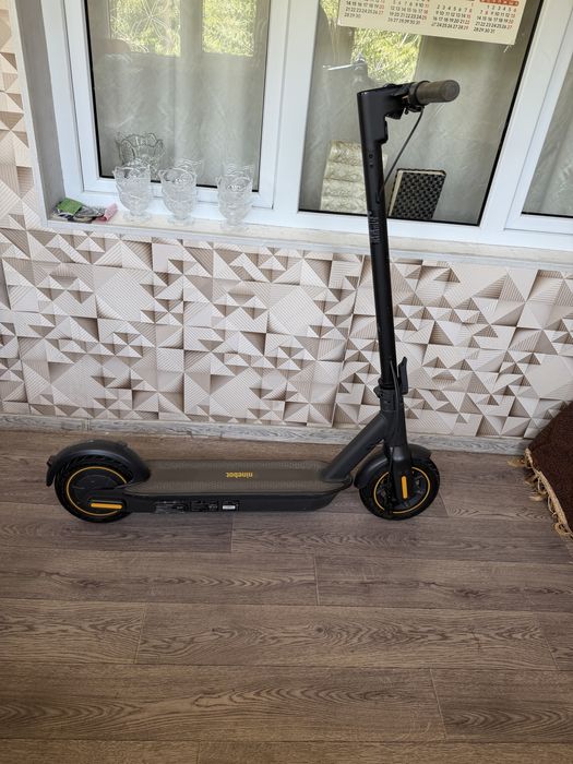 Продам Электросамокат Ninebot Max G30P  в хорошем состоянии