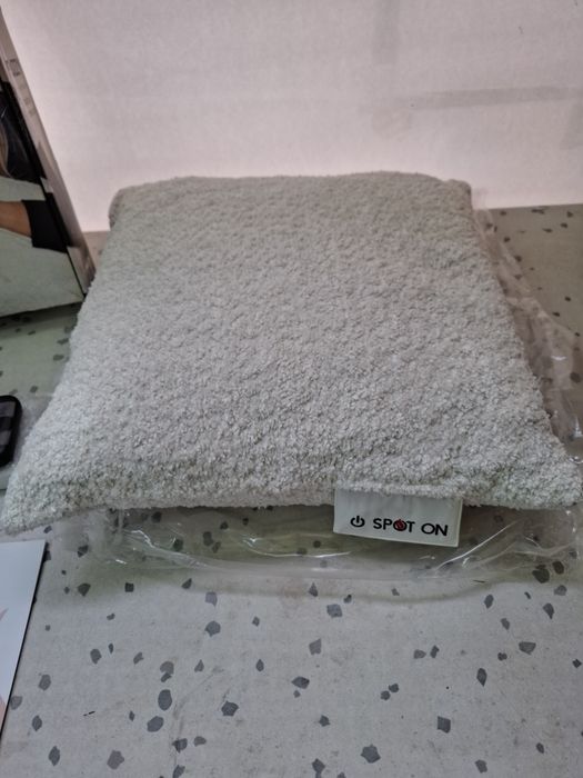 Spot On Fuzzy безжична нагревателна възглавница от мемори пяна  40x40