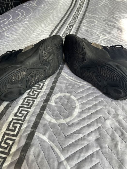 Обувки adidas 42