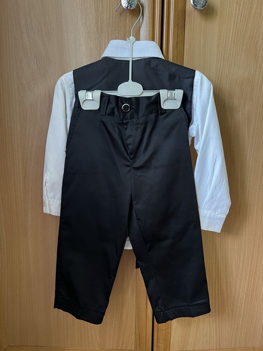 Продам нарядный костюм на мальчика