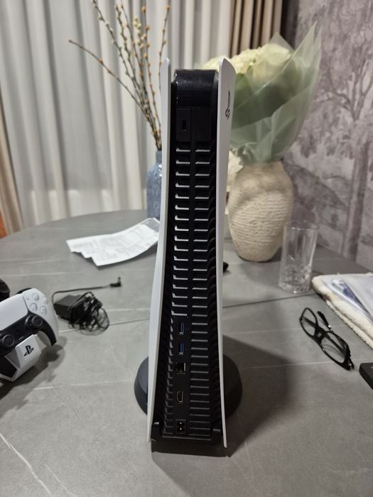 Playstation 5 disk edition(God of war ragnarok)