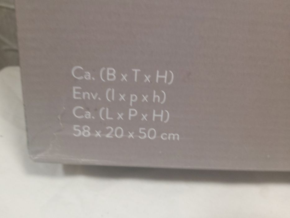 Raft suspendat pentru bucătarie