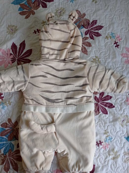 Комбинезон на малыша