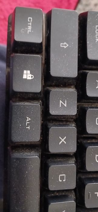 Tastatura mecanica gaming cu fir rgb - trust  gxt