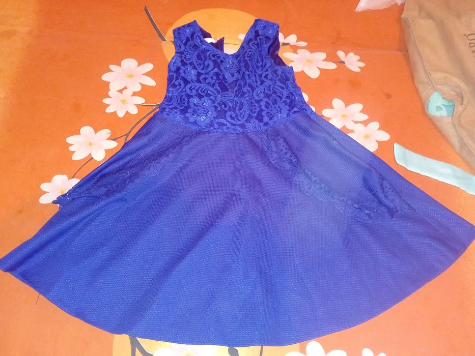 Продам платье размер 32