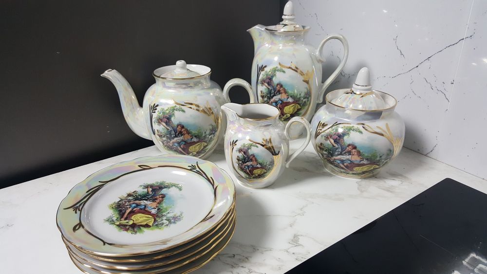 Продам чайно-кофейный сервиз "Мадонна"