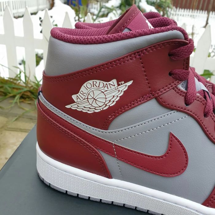 Jordan 1 mid "Team Red"