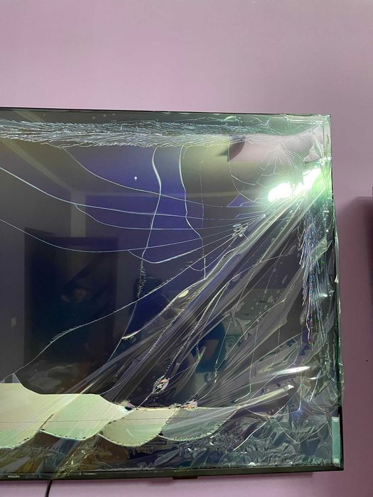Televizor Qled Philips 165 cm (65) nou cumparat de o luna ecran spart pentru piese