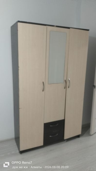 Шкаф большой отдам за 5 к самовывоз
