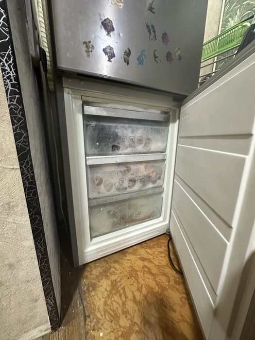 Холодильник Midea