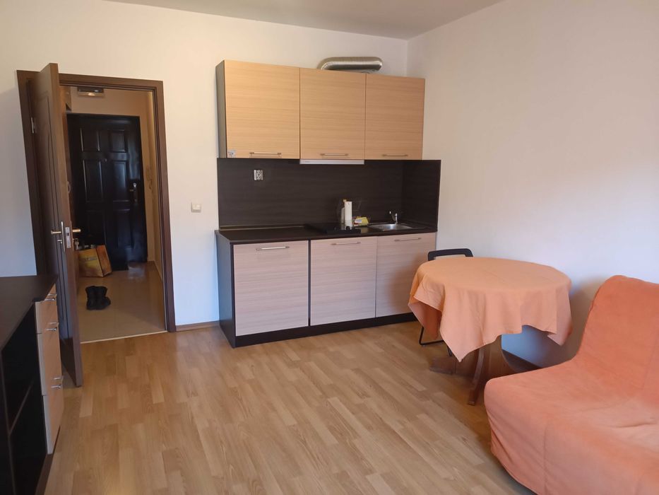 Дава се под наем Едностаен апартамент в София, Център - 27 кв.м за 357 € - Снимка #2