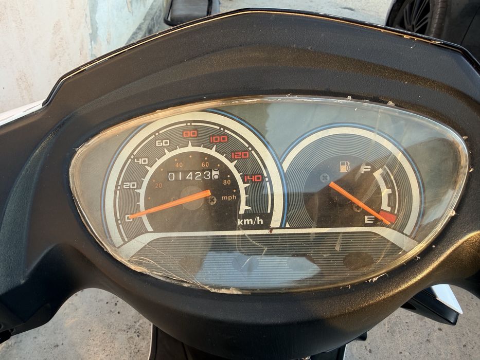 Скутер М8 восемь белый