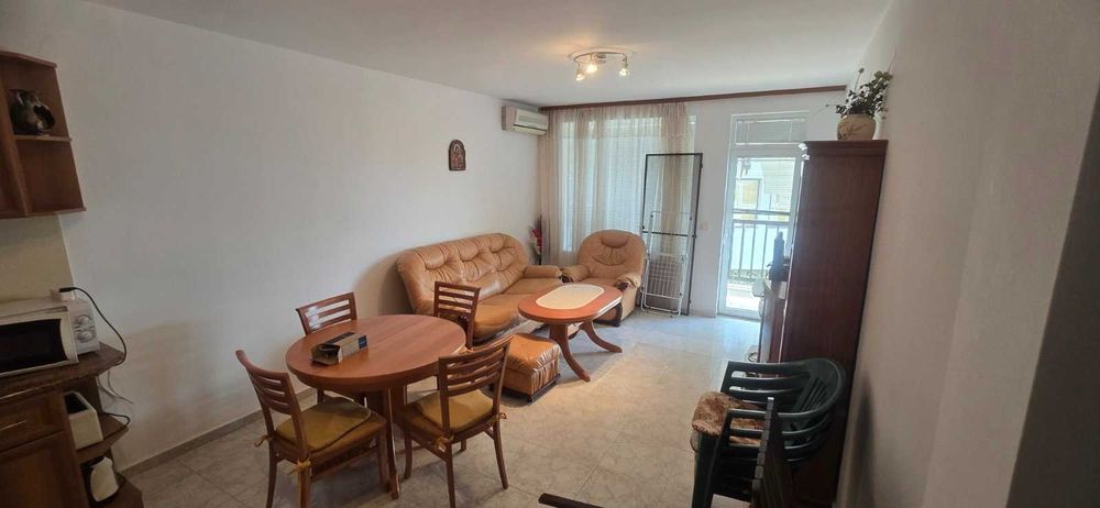 Дава се под наем Двустаен апартамент в Свети Влас - 70 кв.м за 348.84 € - Снимка #1