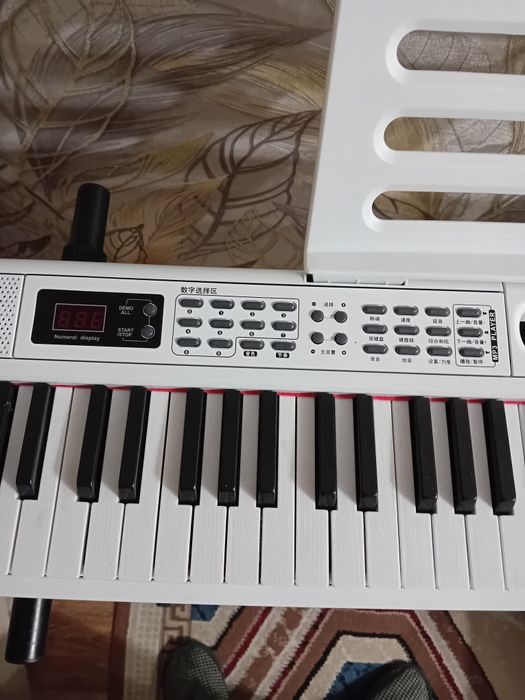 Музыкальный синтезатор