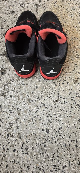 Air Jordan 4 Retro "Red Thunder".