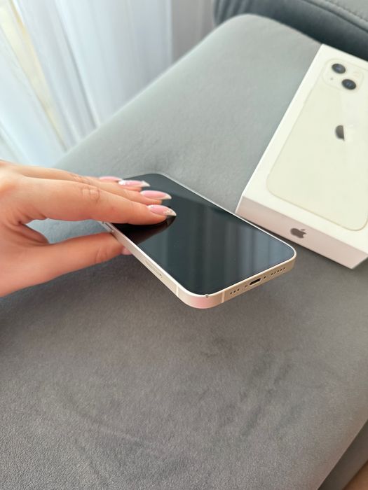 Телефон iPhone 13 256GB