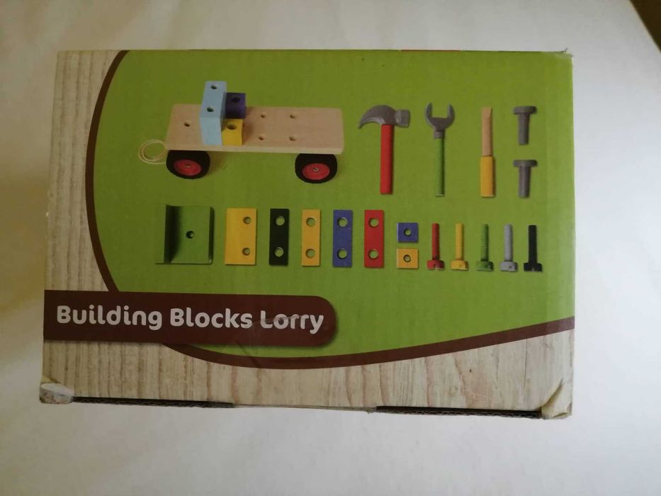 Дървен камион конструктор