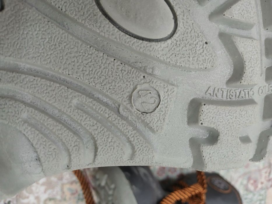 Обувь специальная