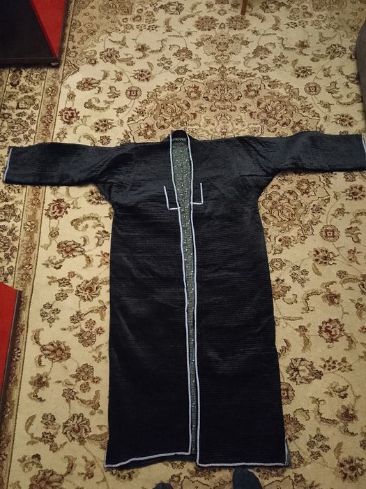 Продам два чапана новых