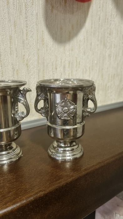 Vas argintat pentru flori