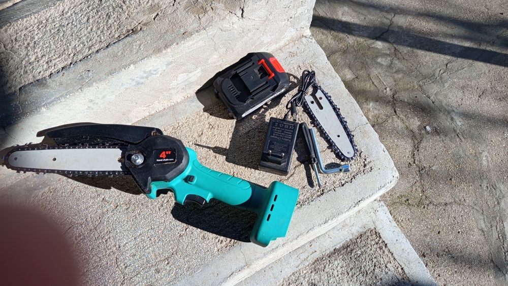 Акумолаторен трион и лозарска ножица  с дължина  1 метър