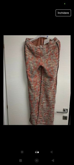 Pantaloni drepti deosebiti