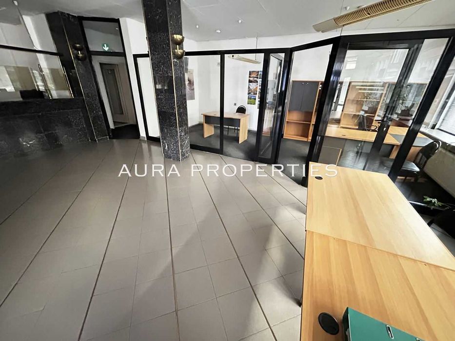 Разград / Магазин, идеален център