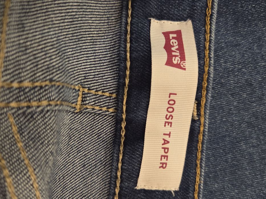 Levis loose taper