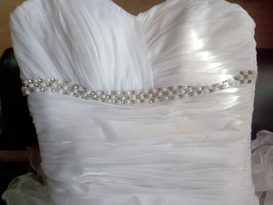 Rochie mireasa cu accesorii