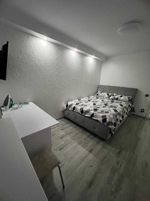 Дава се под наем Едностаен апартамент в Пловдив, Младежки Хълм - 34 кв.м за 204 € - Снимка #2