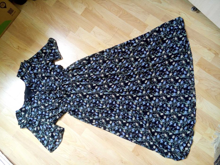 Платье с цветочным принтом