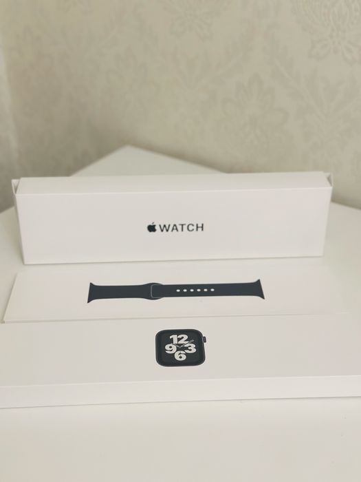 Часы Apple Watch SE 44mm (1st generation)