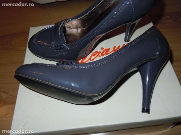 Pantofi stiletto noi