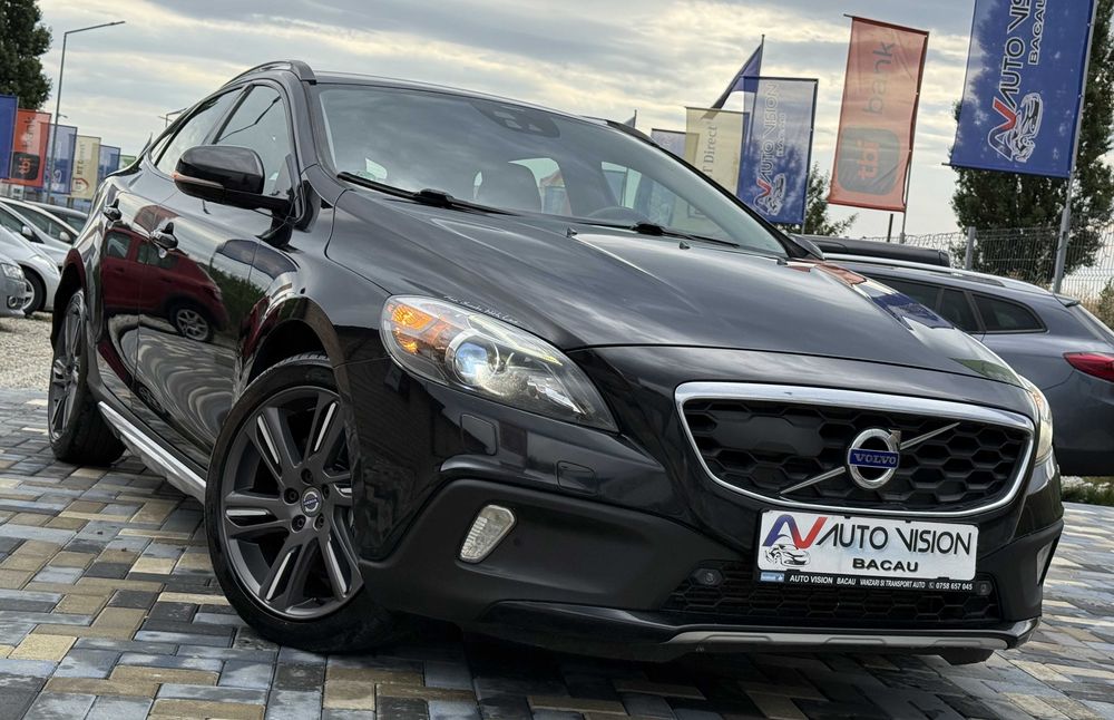 *RATE*VOLVO V40 Cross Country 2.0 Diesel 150CP AUTOMATA distronic 02/2013 Euro5 Full Piele NAV Clima XENON Import Germania!