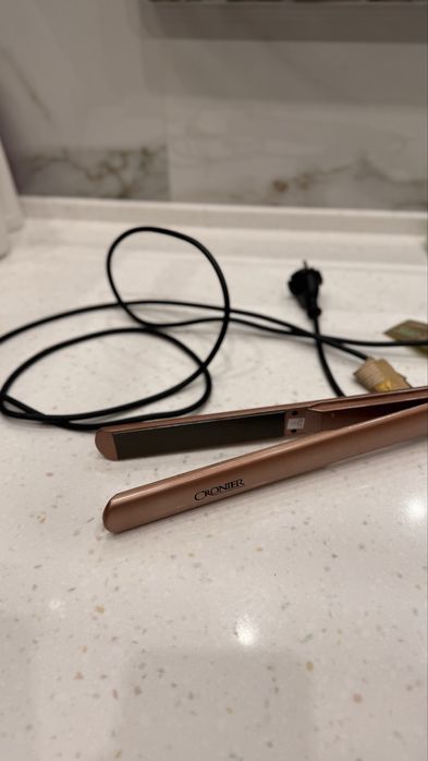 Продаю Утюжок Cronier