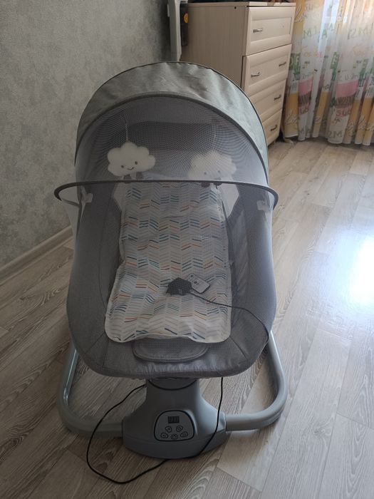 Продам шезлонг музыкальный